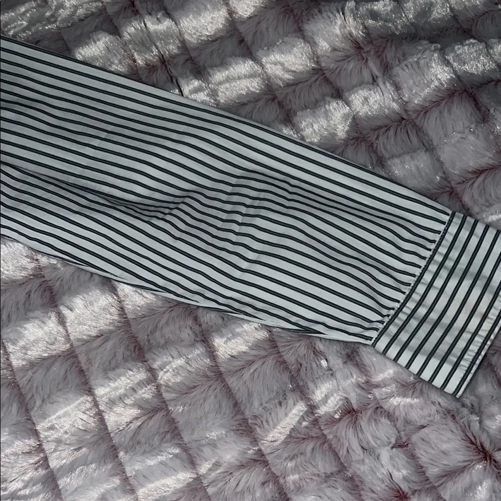 Covington Women’s Striped‎ Blouse Black and White Classic Design Size MP - Image 3