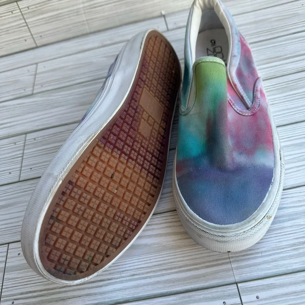 No Boundaries  Tie-Dye Slip Ons Women’s Size 9 - Image 4