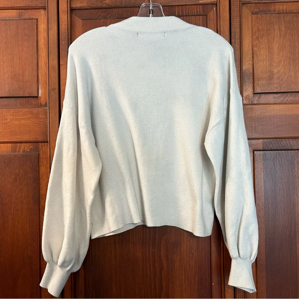 VERO MODA Women’s  Soft Cream long sleeve Turtleneck Sweater size Medium - Image 4