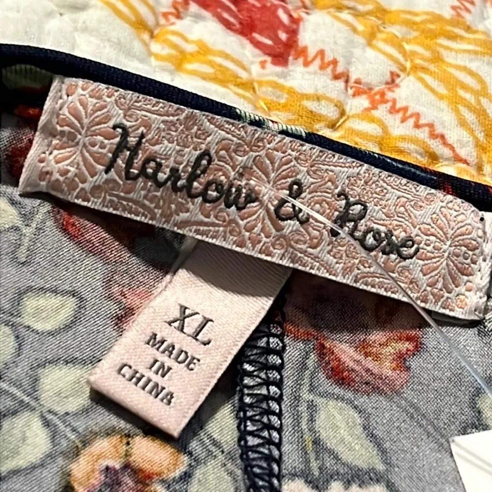 Harlow & Rose womens size XL dress 3/4 sleeves floral with striped bottom hem Blue - Image 4