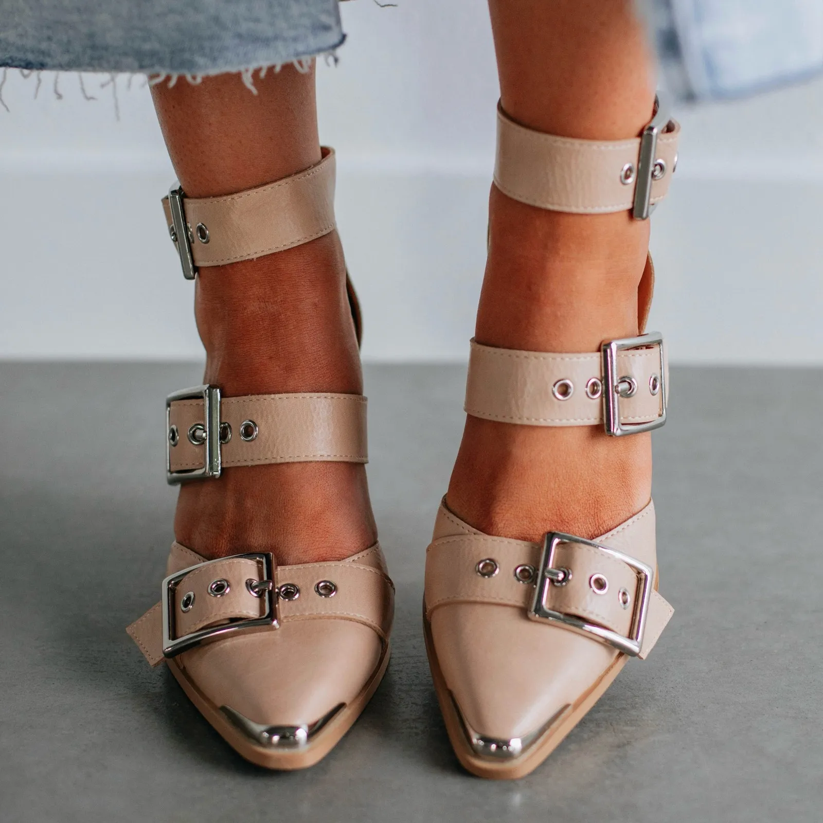 Mi.iM Proving My Point Heels Beige Pointed Steel Toe Block Heel Buckle Size 7 Tan - Image 2