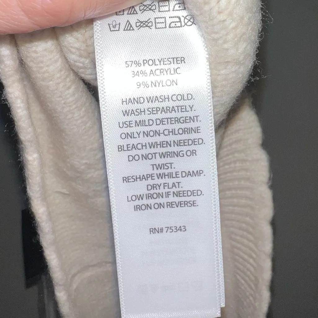 Cynthia Rowley Cream Heart Pattern cable knit Sweater valentines medium - Image 4