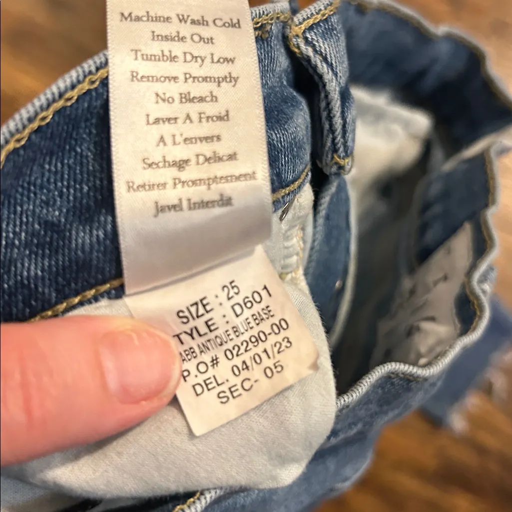 Frank & Eileen Cork style distressed denim medium wash size 25 D601 preppy chic - Image 7