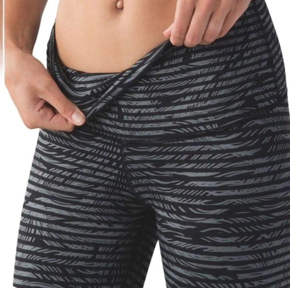 Lululemon Wunder Under Crop II Full-On Luon Roll Down Leggings Gray Palms Size 4 - Image 11