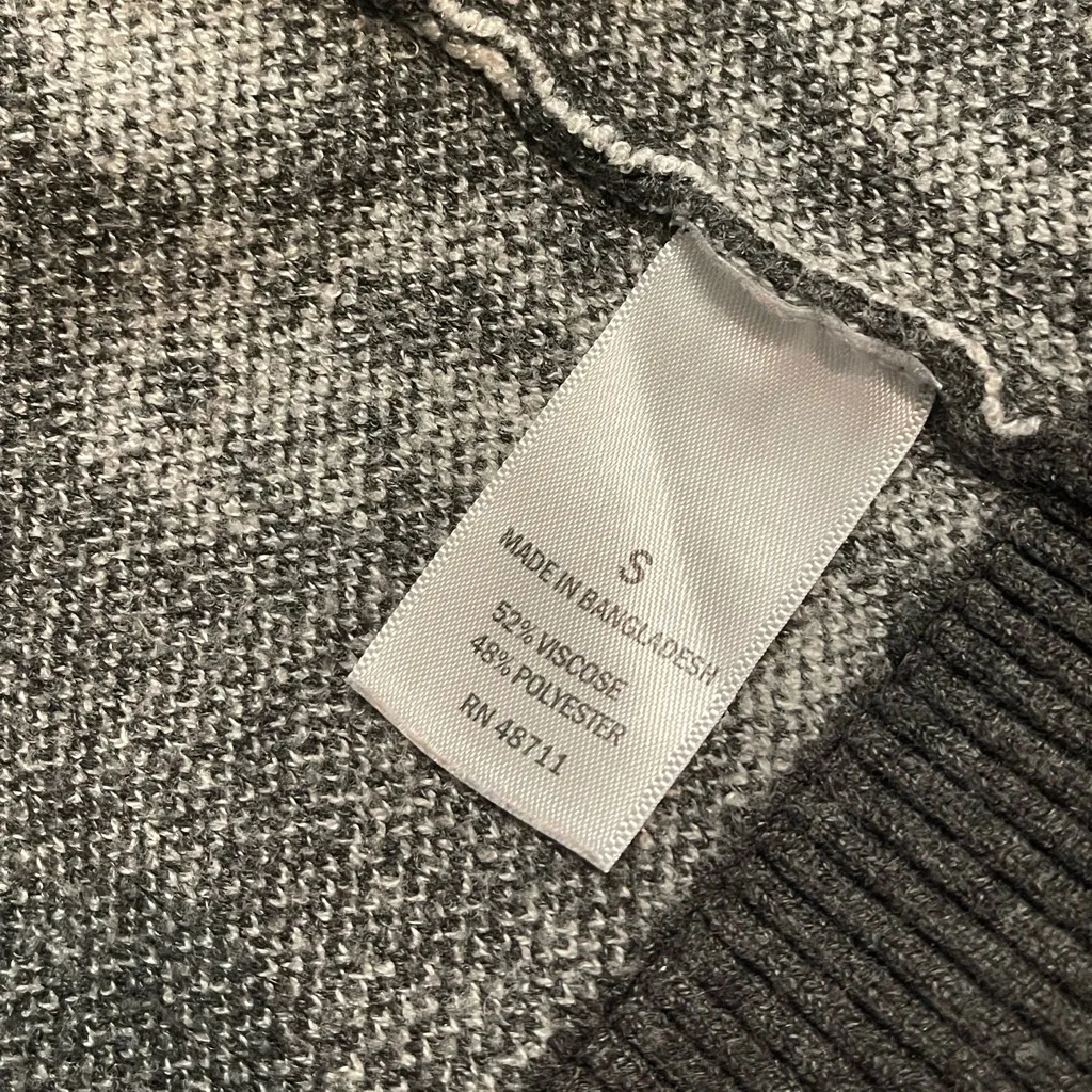 Ophelia Roe grey white paisley long sleeve v-neck cardigan sweater womans S - Image 5