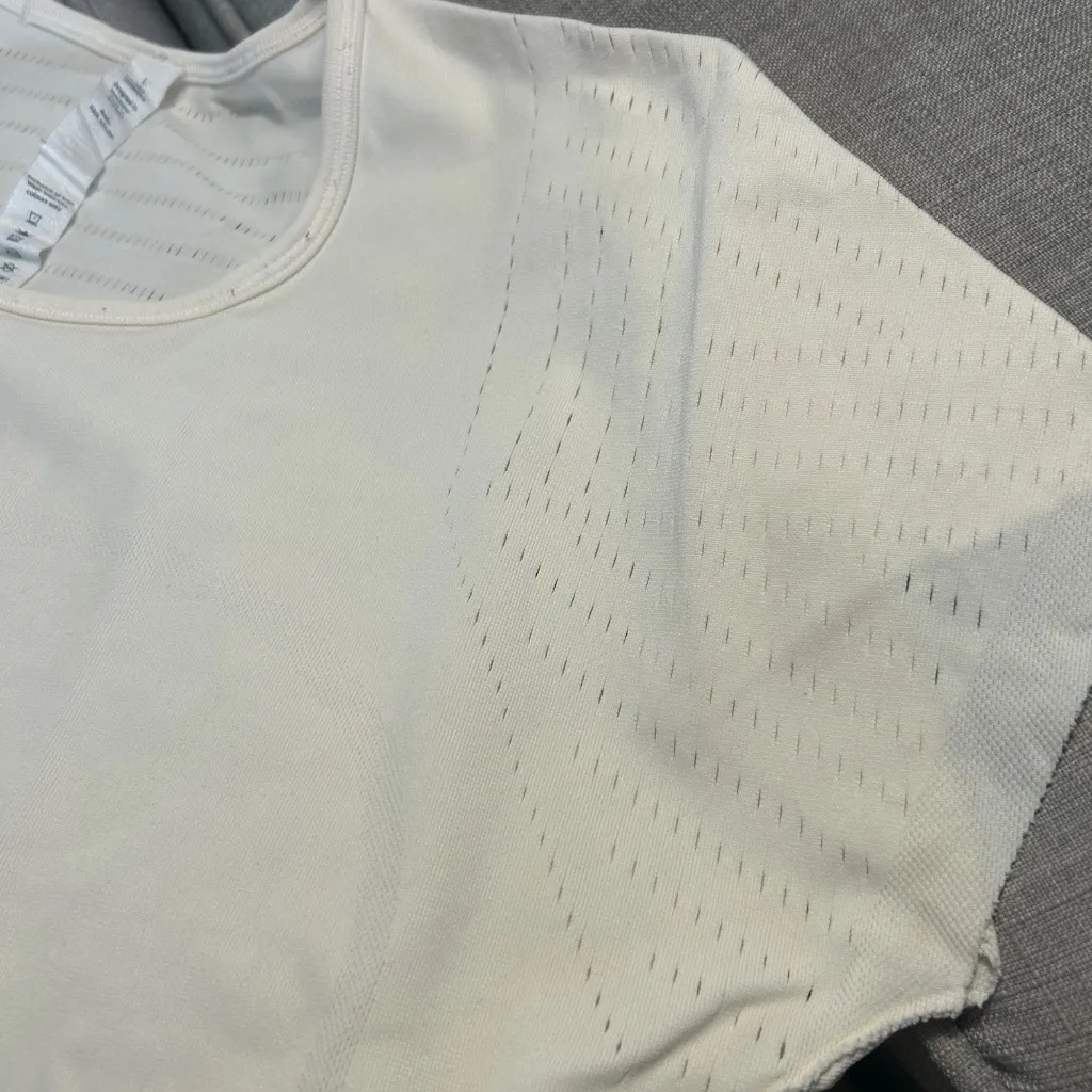 Lululemon Crème workout top from  - Image 3