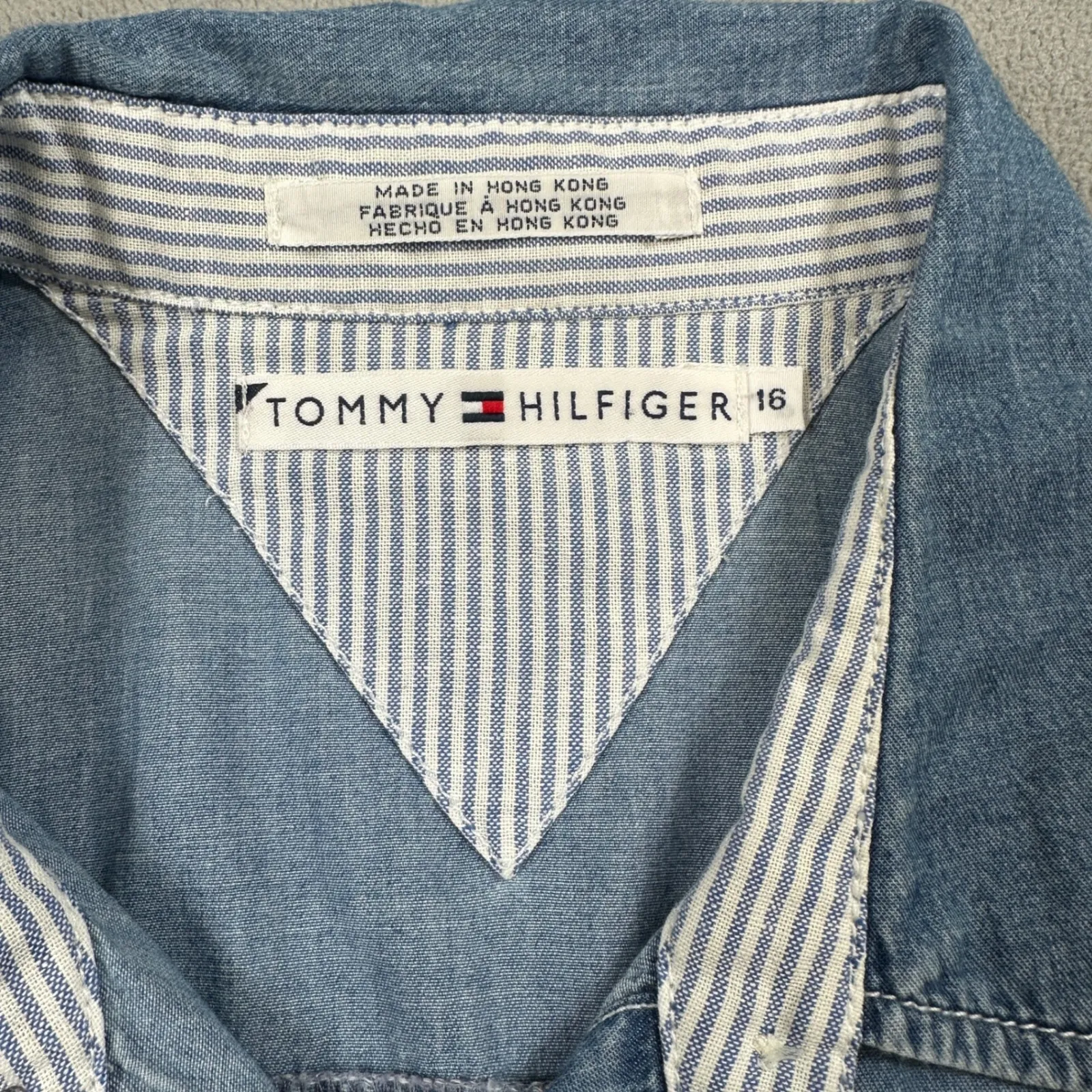 VINTAGE 2003 Tommy Hilfiger Denim Top Shirt Womens 16 Sleeveless Button Pockets - Image 3