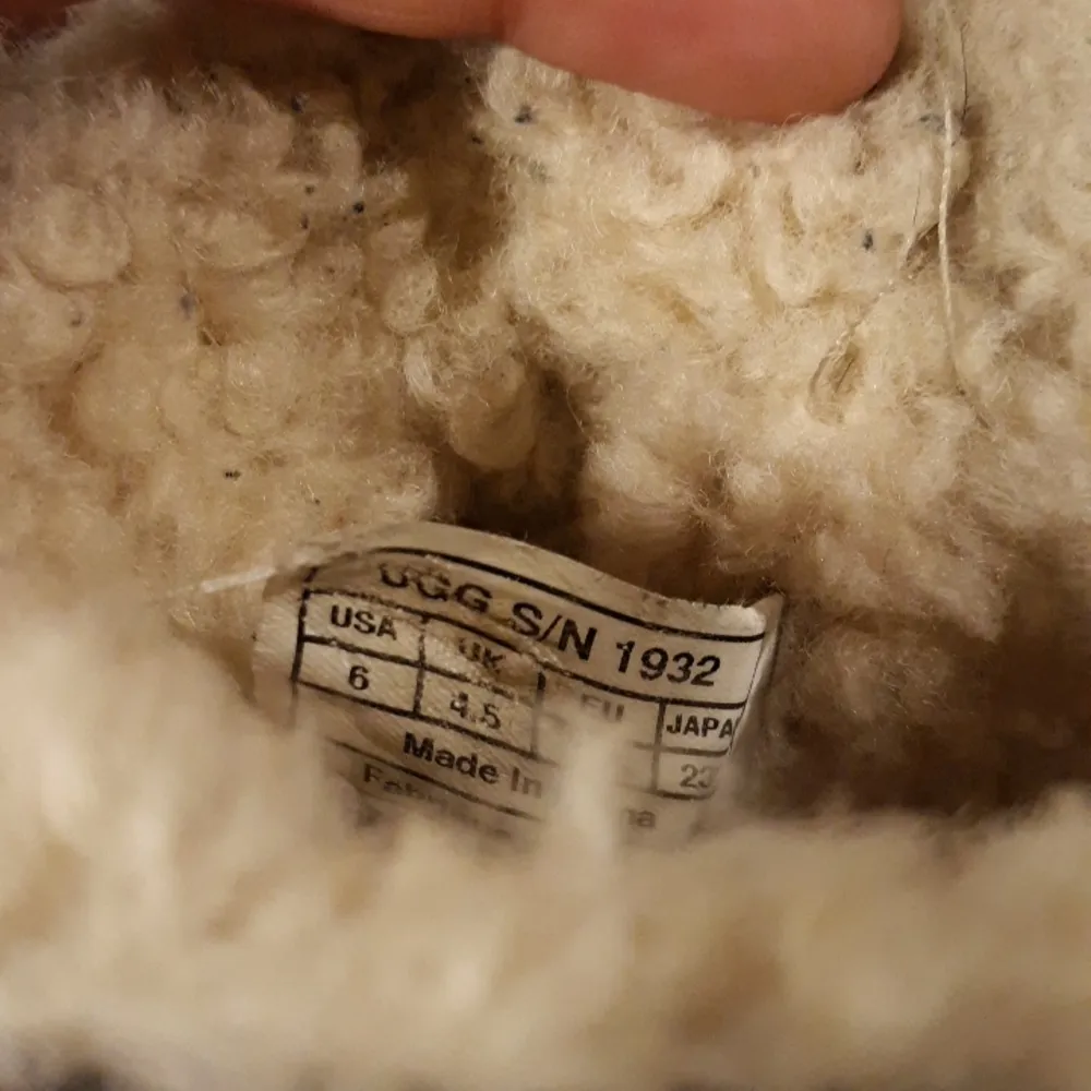 UGG Leather and Sheepskin Rubber Bottomed Lace Up Booties - Image 8