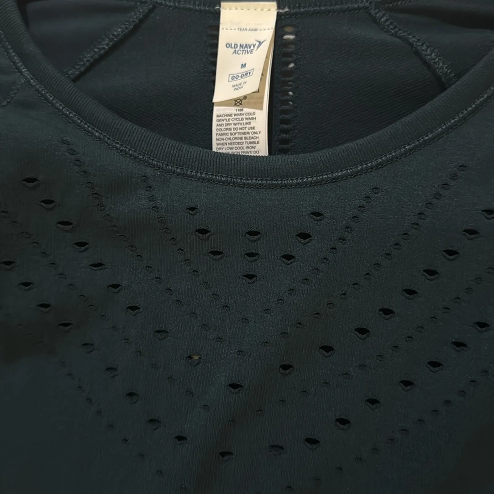 Old Navy Active Go-Dry Fitted Seamless Top - Dark Teal Size M - Image 4