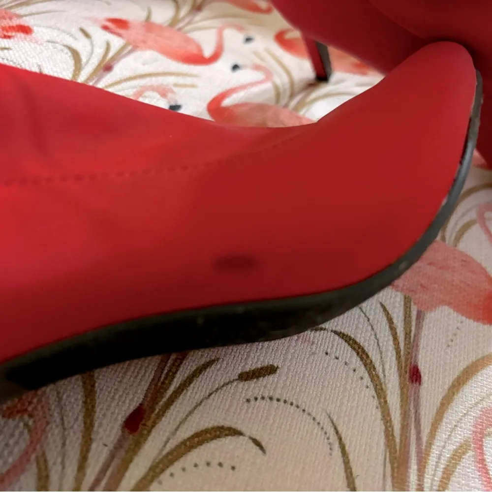 Bright red boots just in time for the holidays! Sz 6 - Image 2