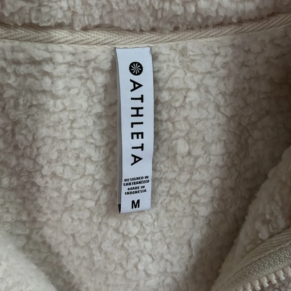 Athleta Tugga Sherpa Jacket cream with silver size medium - Image 3