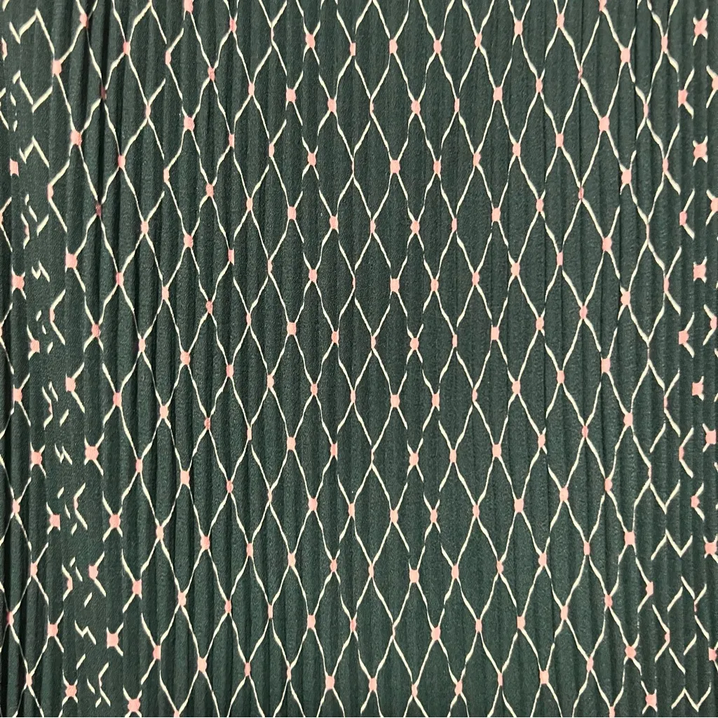 Ann Taylor Green Geometric Pattern Pleated Tank Top Size Medium - Image 2