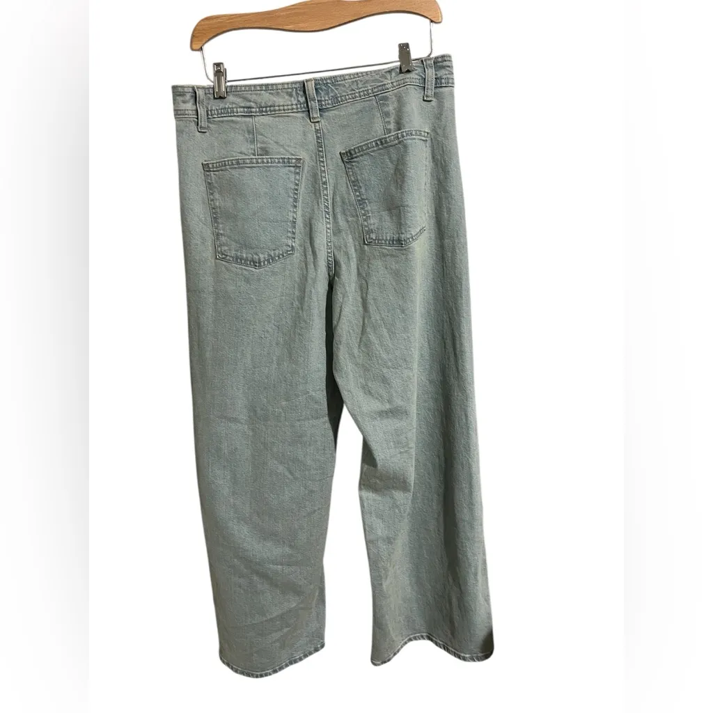Universal Thread Denim Jeans in Light Blue - Image 2