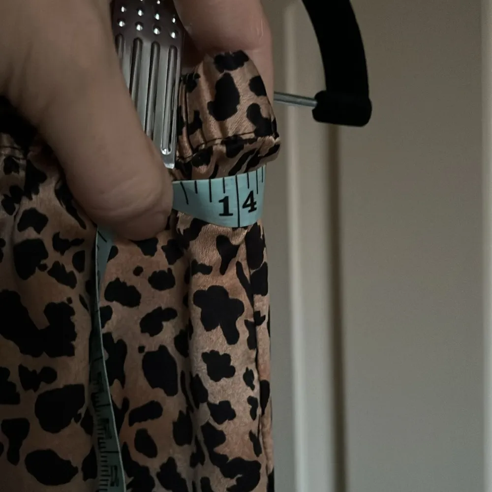 In Bloom Women’s Cheetah Pajama Lounge Set Small - Image 11