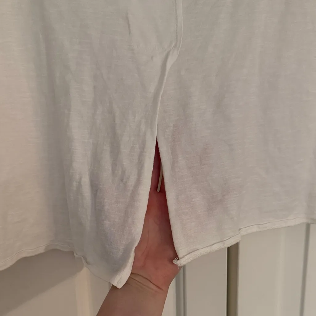 ZARA White V-Neck Sleeveless Blouse - Image 8