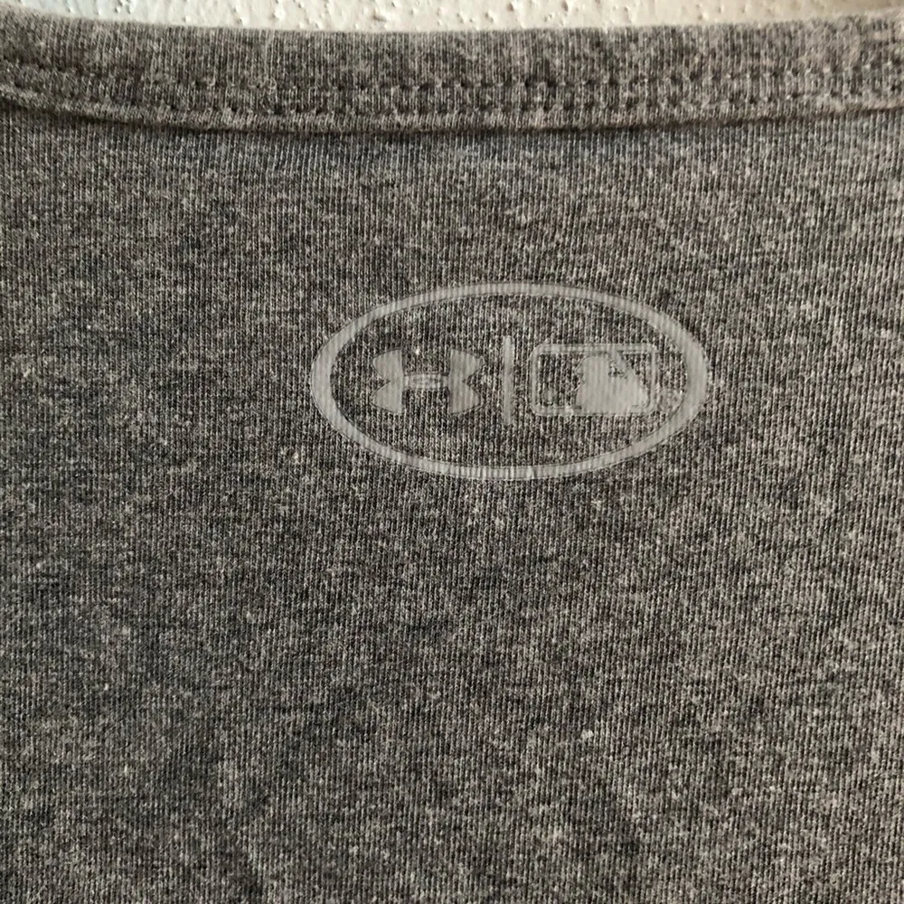 Under Armour T Colorado Rockies Baseball Scoop Neck Tee MLB Grey Purple Sz M EUC - Image 9