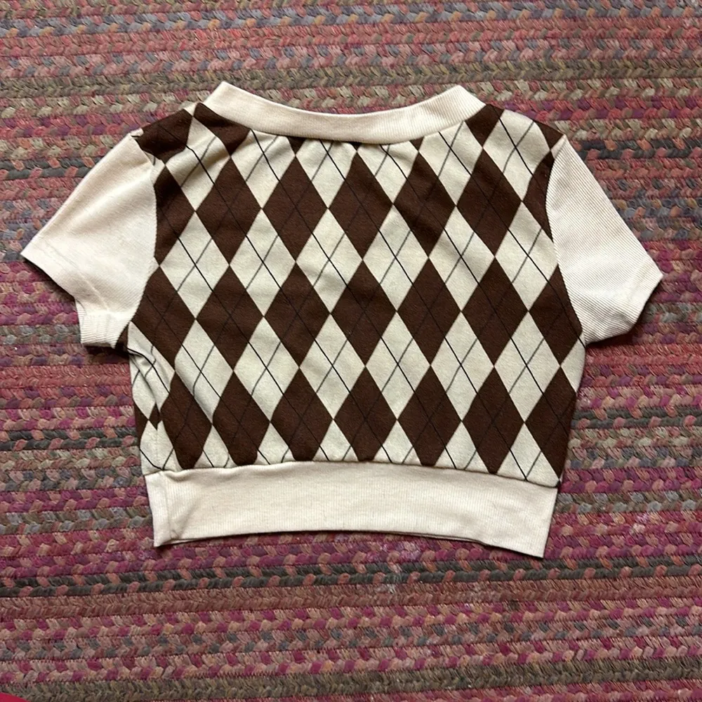 BROWN ARGYLE PLAID CROPPED V NECK SWEATER PREPPY GOLF - Image 2