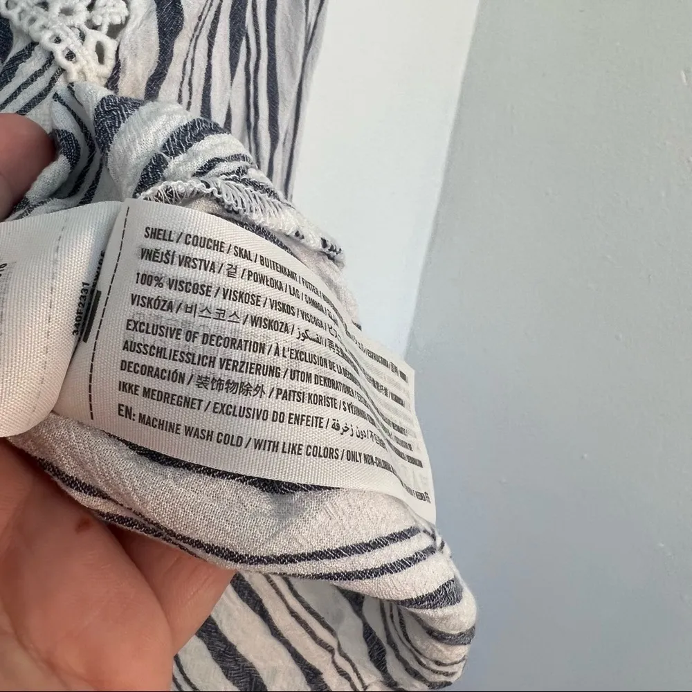 Hollister Cropped Long Sleeve Top White Blue/Gray Stripes - Image 10