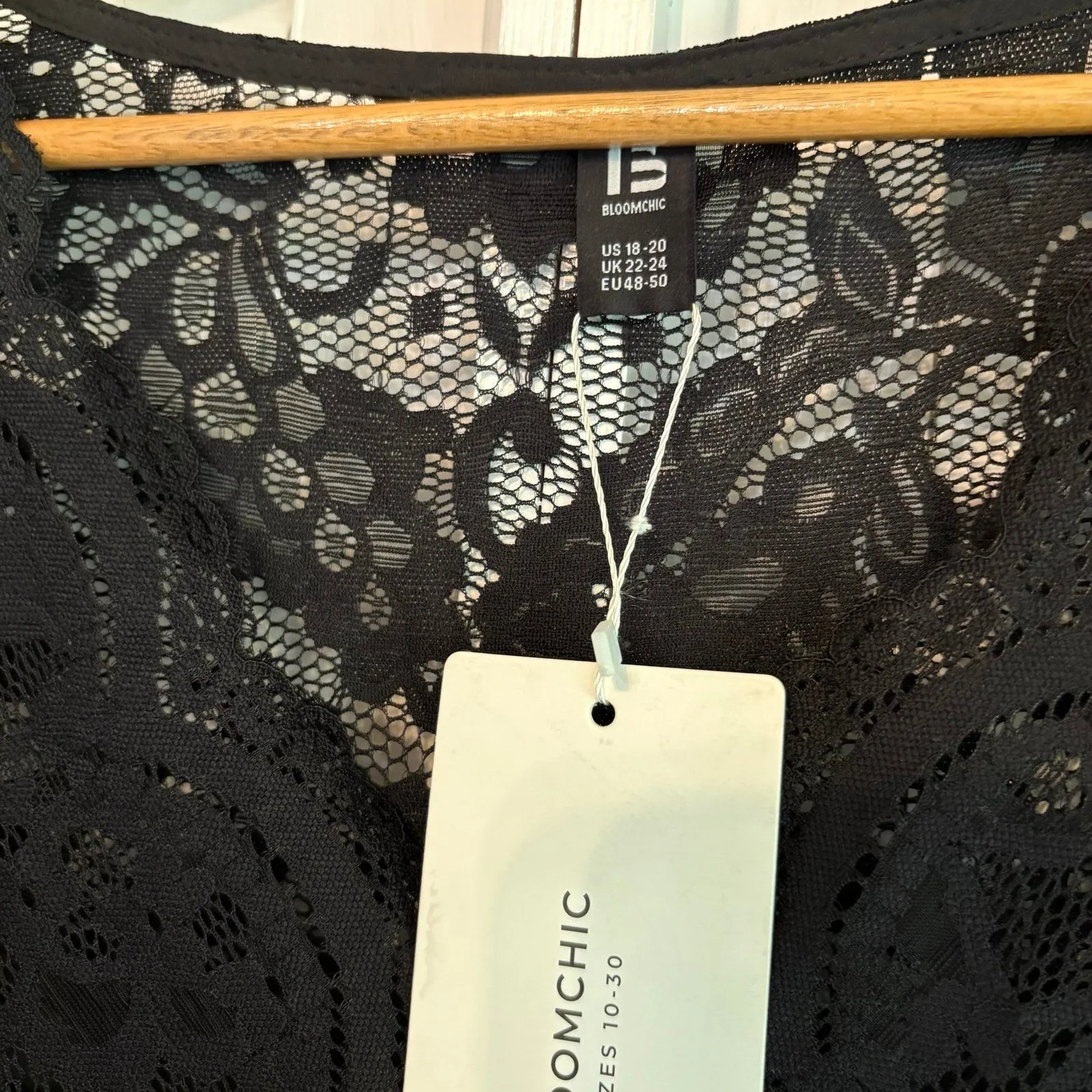 Bloomchic Black Lace Dress Size 18 - Image 6