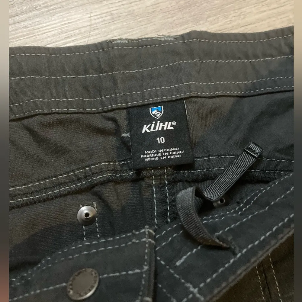 Kuhl Grey Hiking Capri Pant, 10, Hidden Drawstring, Front & Back Pockets Zip Fly - Image 2