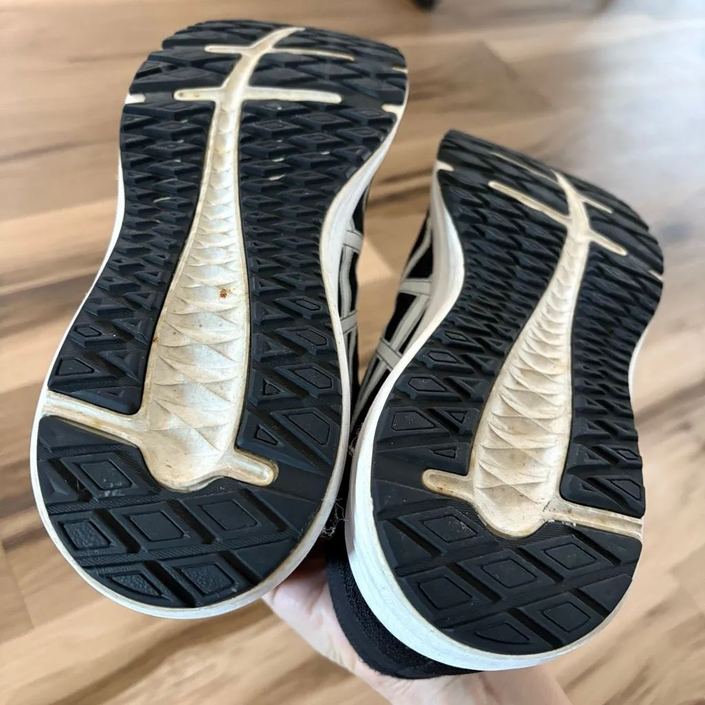 Asics Patriot 12 Running Woman’s Shoes Size 8.5 Black and White - Image 5