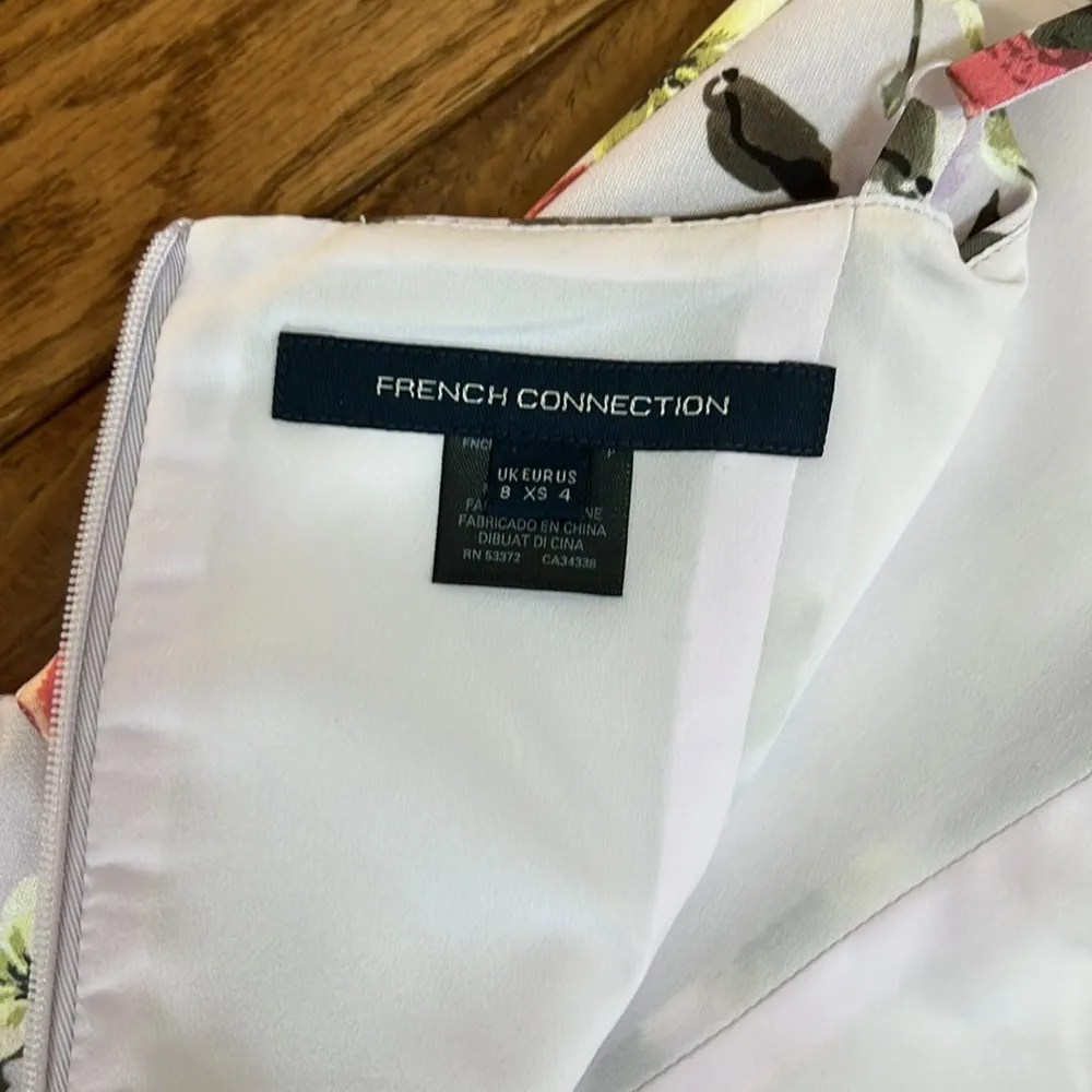 French Connection Lavendar Floral Dress - Image 5