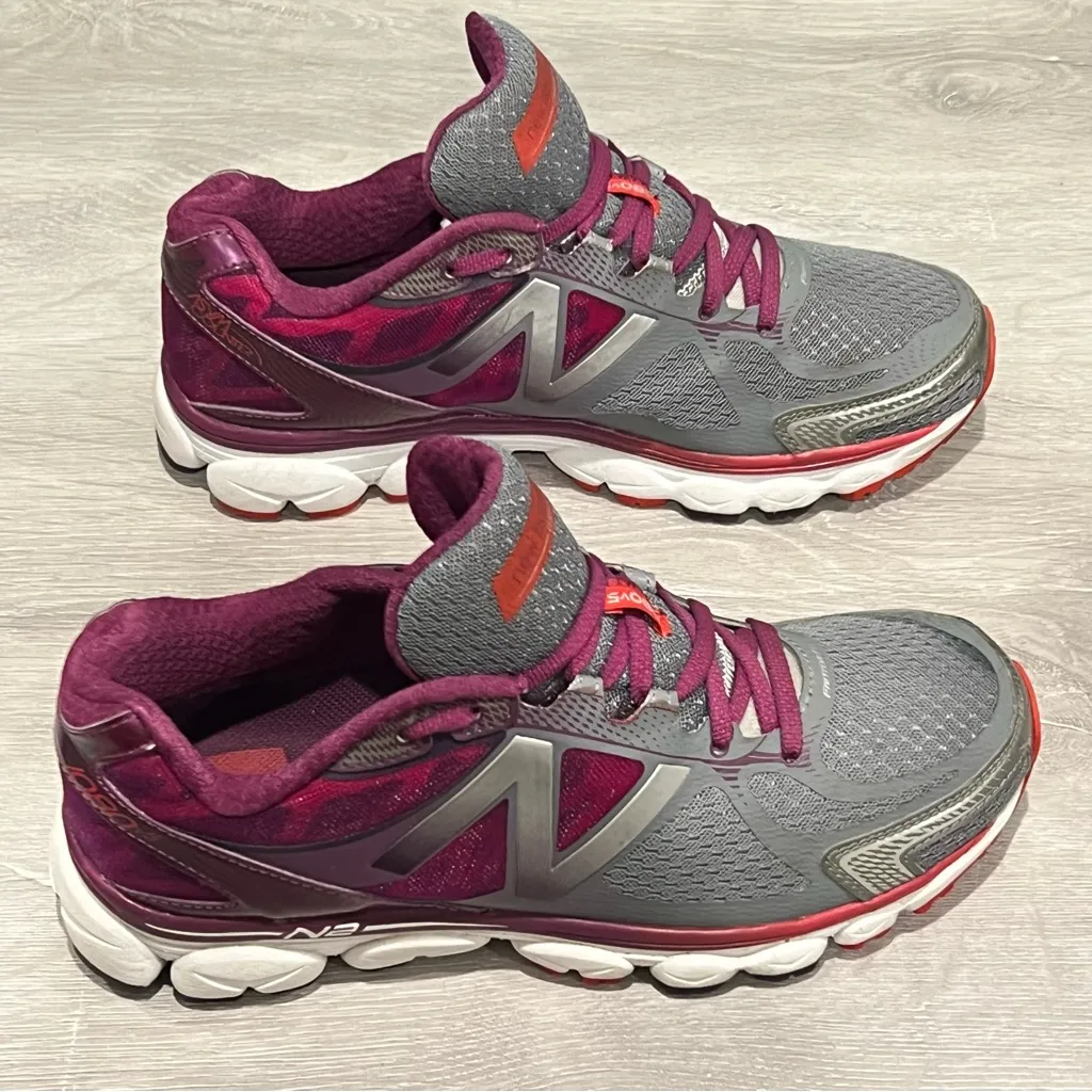 New Balance Women's Gray Plum 1080 v5 Athletic Running Shoes - Image 5