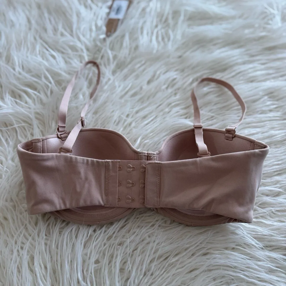 Skims Fits Everybody Strapless Bra Mica Size 32C - Image 4