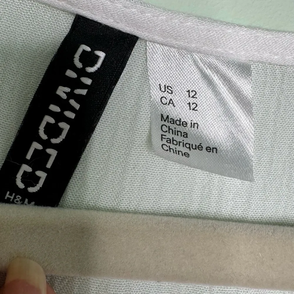 H&M White Divided Embroidered Top Size 12 - Image 11