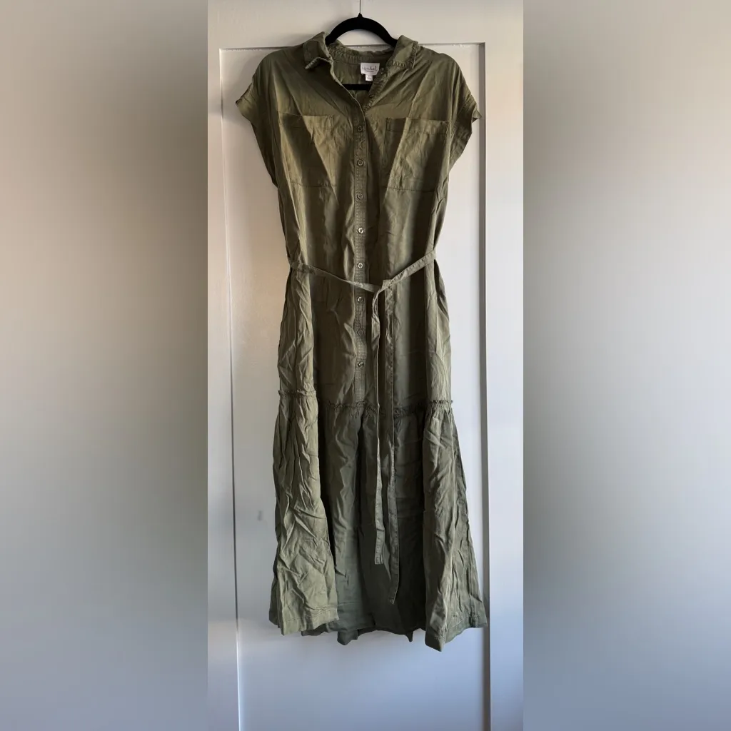 Isabel NWT Maternity Green Short Sleeve Button - Image 4