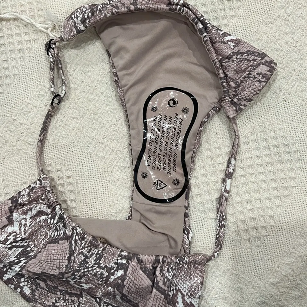 COPY - GOOD AMERICAN SNAKE PRINT SWIM BOTTOMS - Image 5