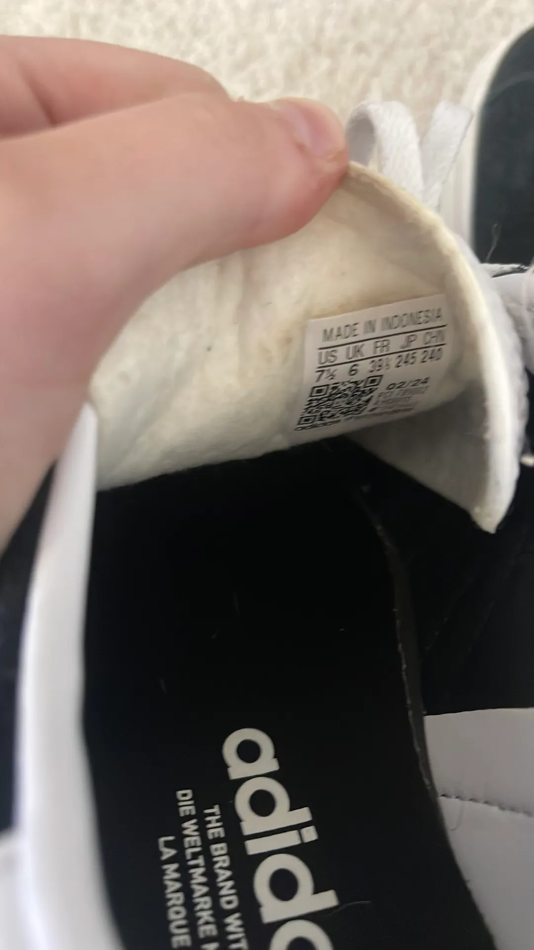 Adidas Gazelle Size 7.5 - Image 2