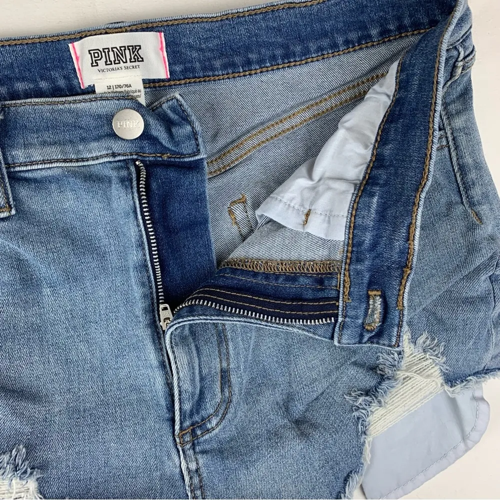 PINK Victoria's Secret size 12 / 29  super short Blue Distressed Jean Shorts den - Image 4