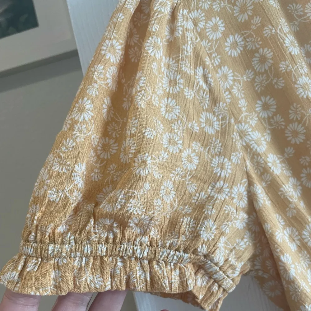 NWT Lumiere Urban Outfitters smocked mini dress yellow floral size large - Image 2