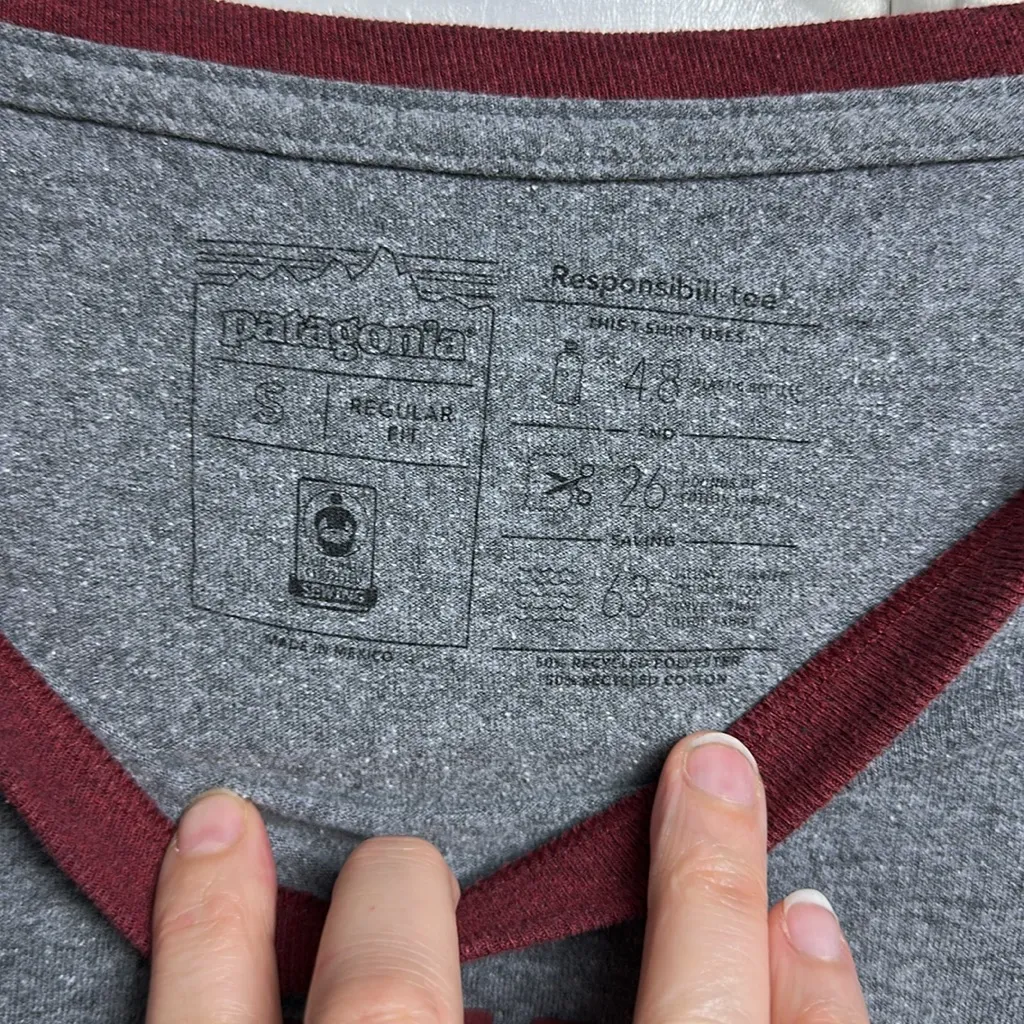 Patagonia Women's Size Small Wilderness Defender Gray/Red Long Sleeve Shirt - Image 3