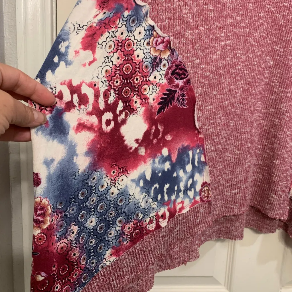 Live Well Styles Burgundy/Pink Asymmetrical Hem 22/24 Blouse.        2251 - Image 3