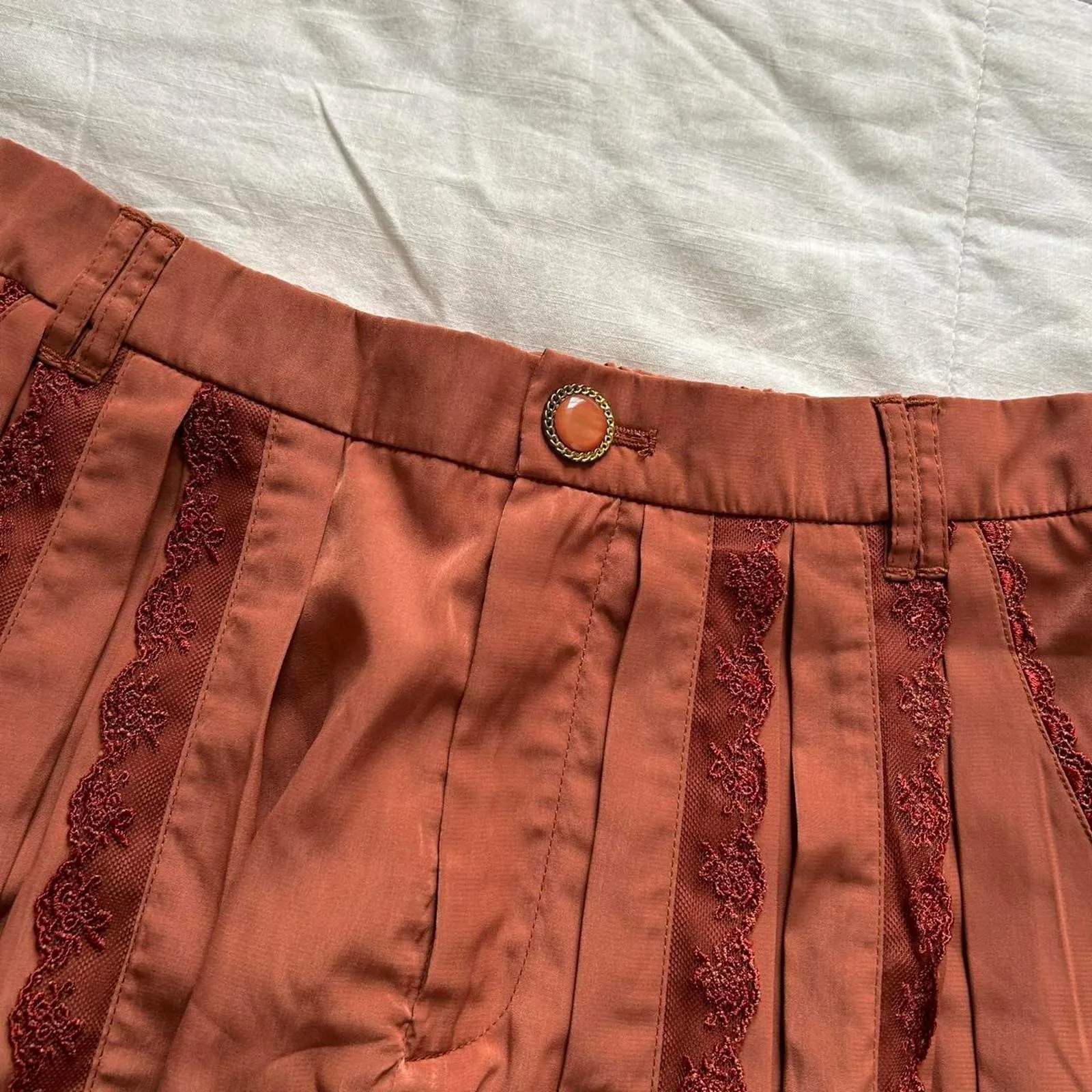 Axes Femme orange lace pleated skirty shorts skort Size medium Brown - Image 2
