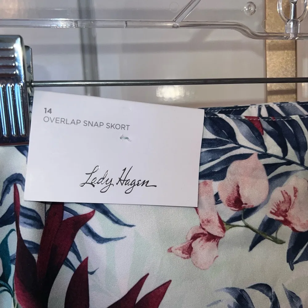 Lady Hagen Floral Skort 16” Palm Overlap Skort Size 14 NWT - Image 5