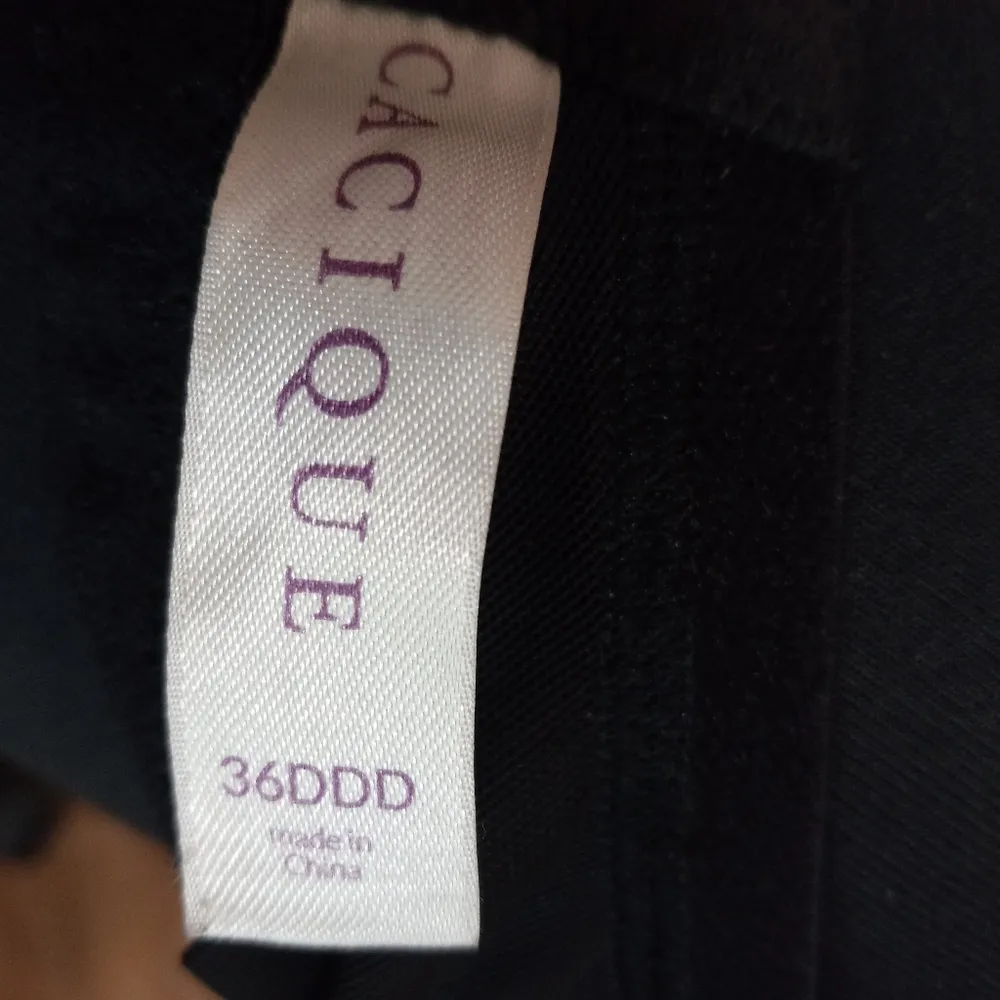 Victoria's Secret 36DDD Underwire Bare Lace Full Coverage Bra in Black - Image 6