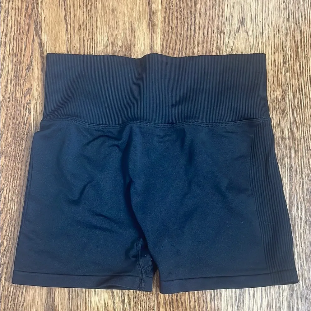 PINK Victoria's Secret High Waisted Seamless Black Biker Shorts Size XS - Image 2