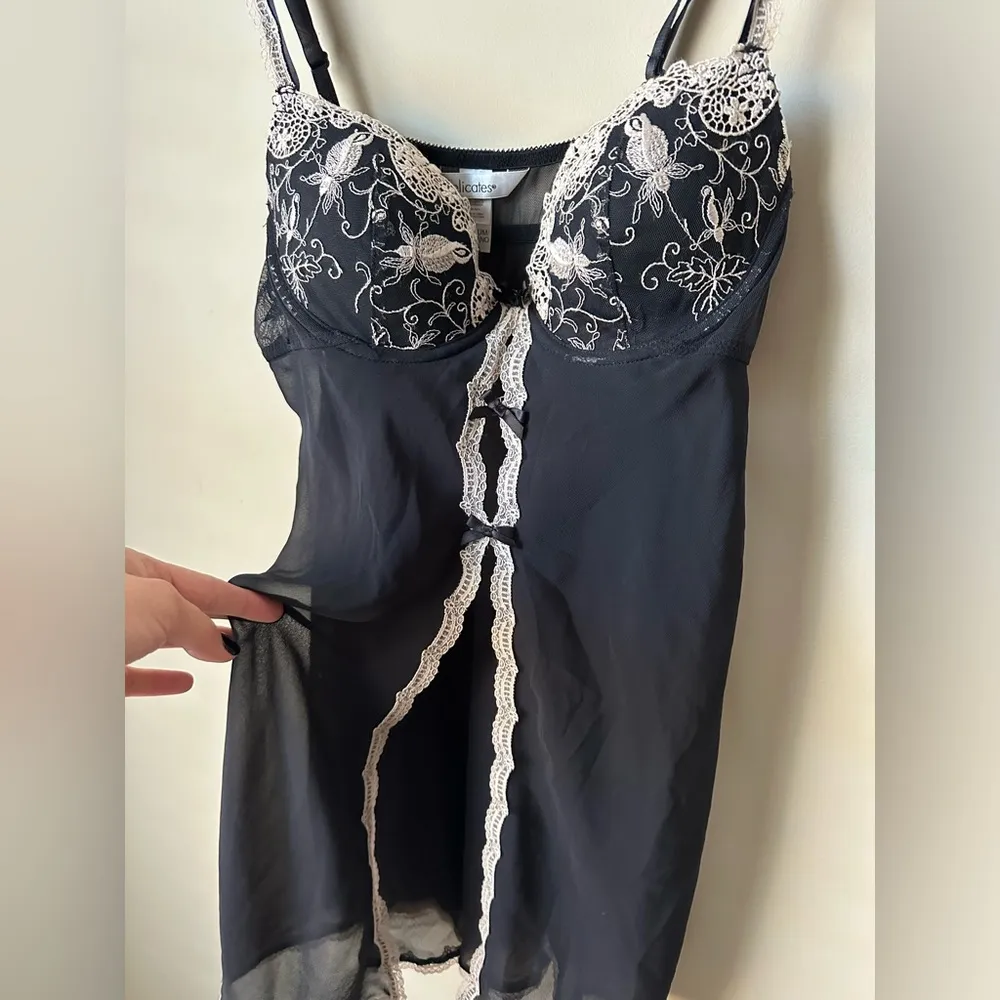 Delicates Babydoll Black Molded Cups w Cream Embroidery & Lace Mesh Skirt M - Image 2