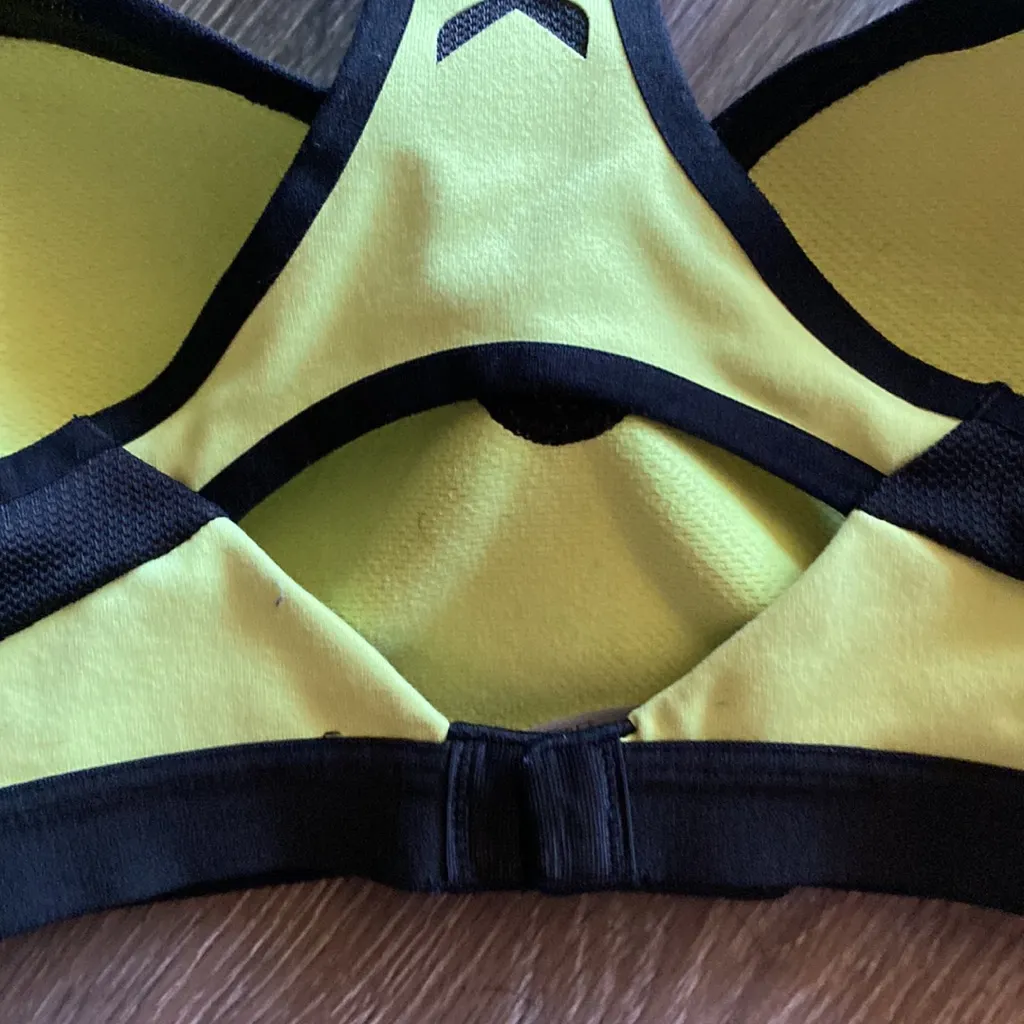 VSX Victoria’s Secret Incredible Yellow Maximum Support Sport Bra Size 32 B - Image 5