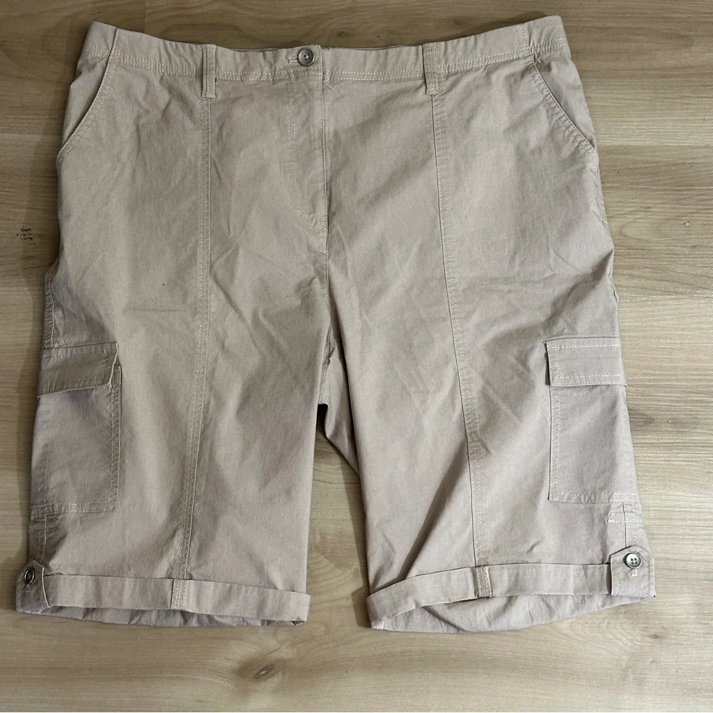 Chico's Tan Beige Large Bermuda Style Cuffed Shorts‎ 2.5 - Image 3