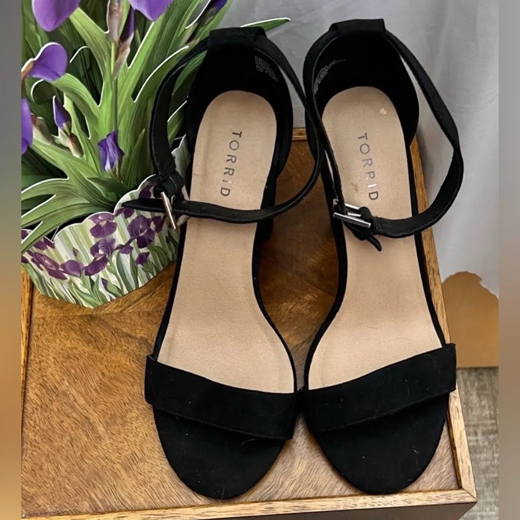 Torrid Elegant Two Strap Tapered Heel Sandal Size 10(WW) - Image 3