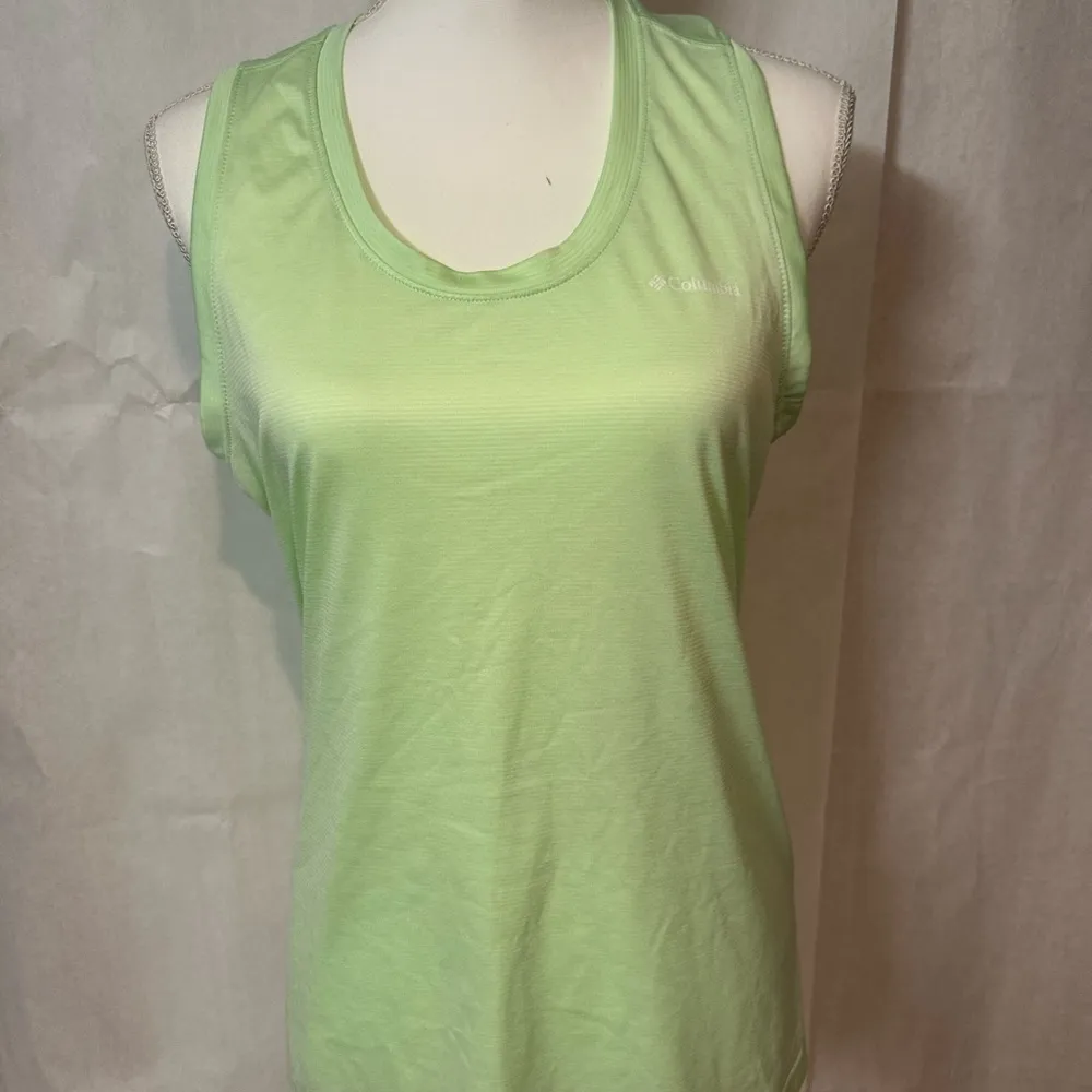 Columbia Women's Mint Green Sleeveless Top - Image 6