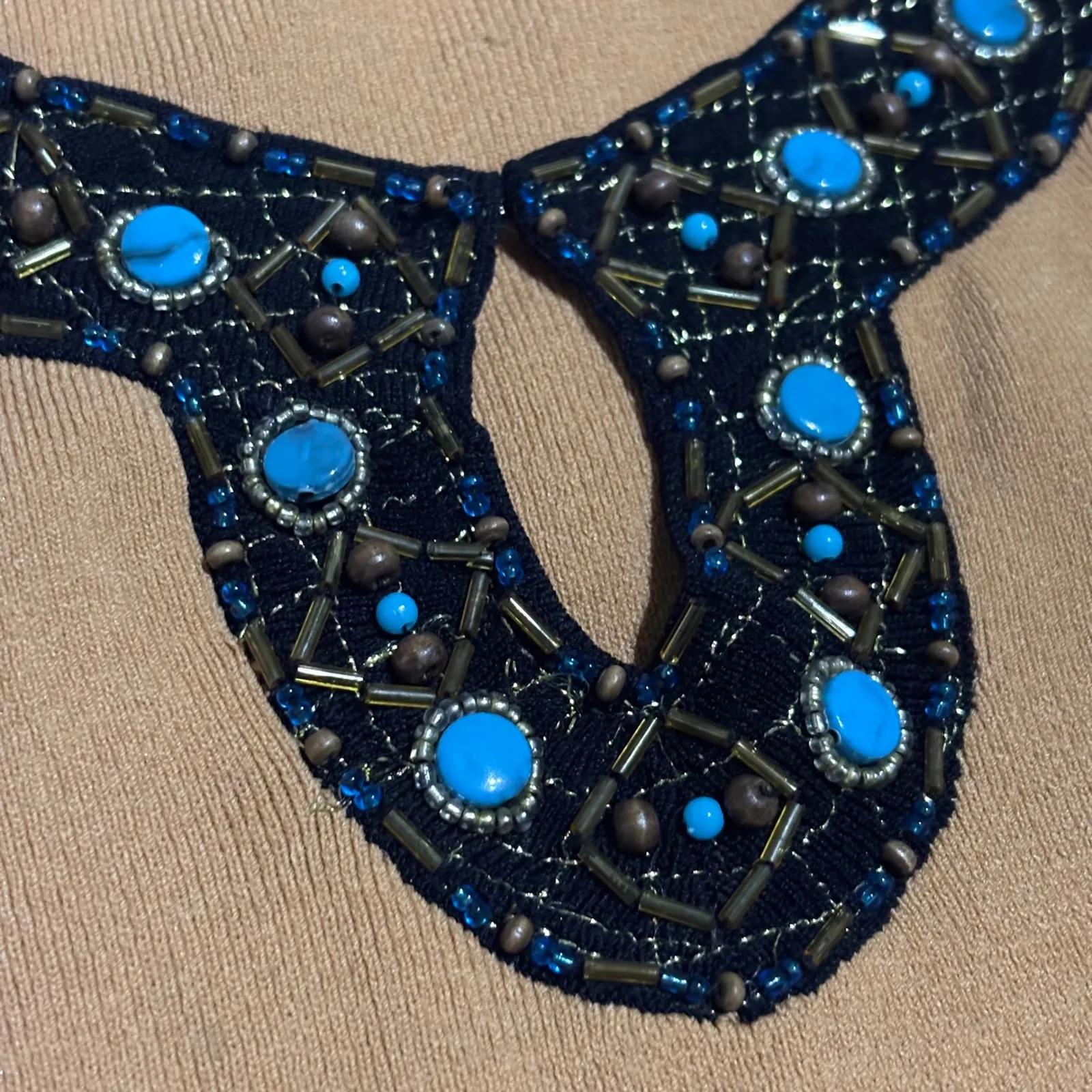 Cable and Gauge Woman Sleeveless Beaded Embellished Neck Tank Top Size 1X Tan - Image 3