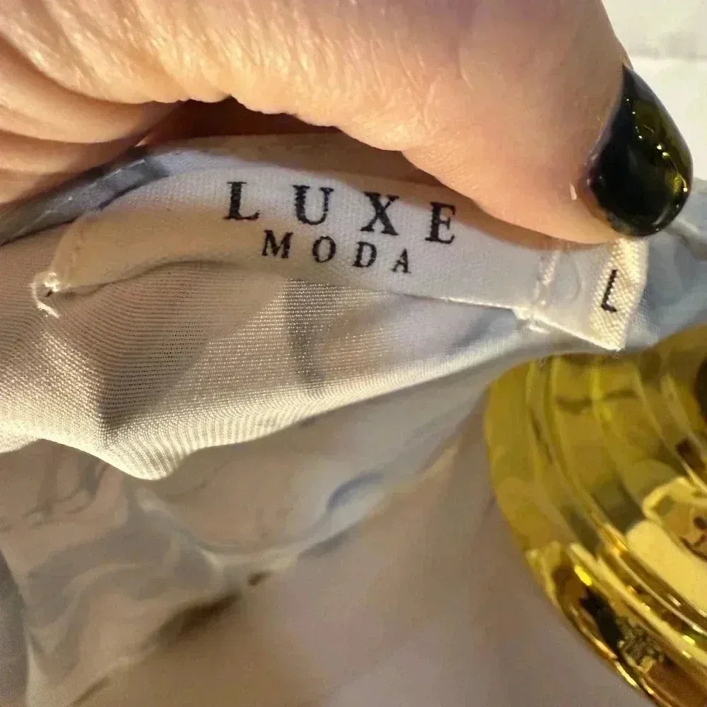 Moda Luxe Blue and White Floral V-Neck Bishop Sleeve Blouse - Image 4