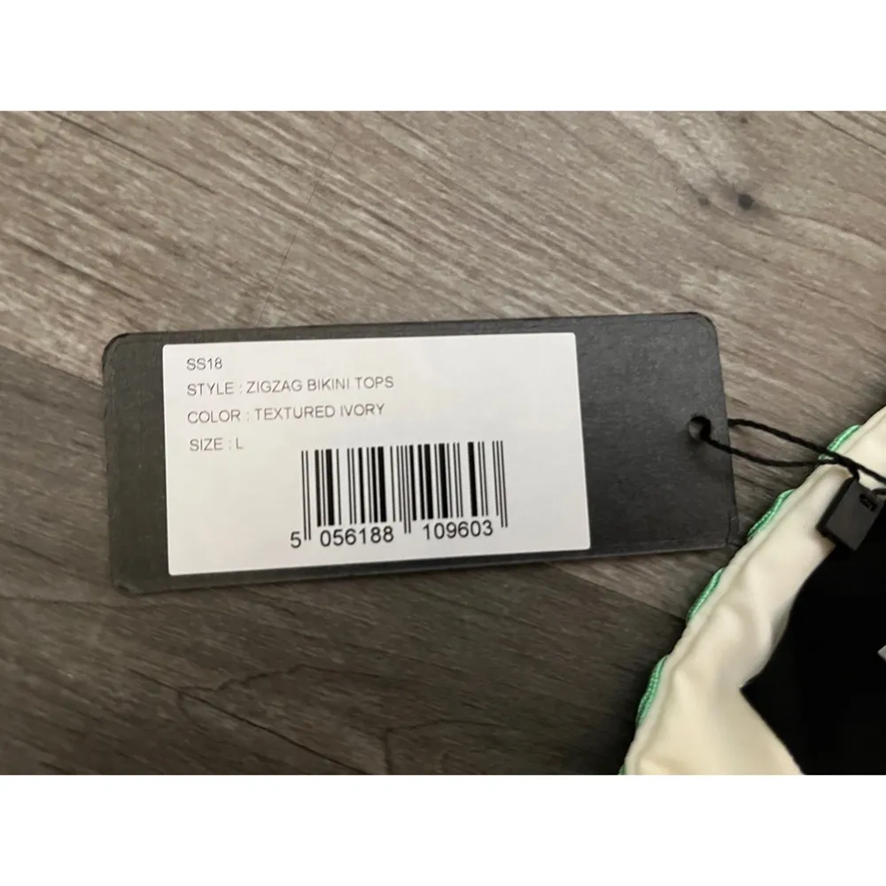Paper London ZigZag Bikini Top Size L - Image 3