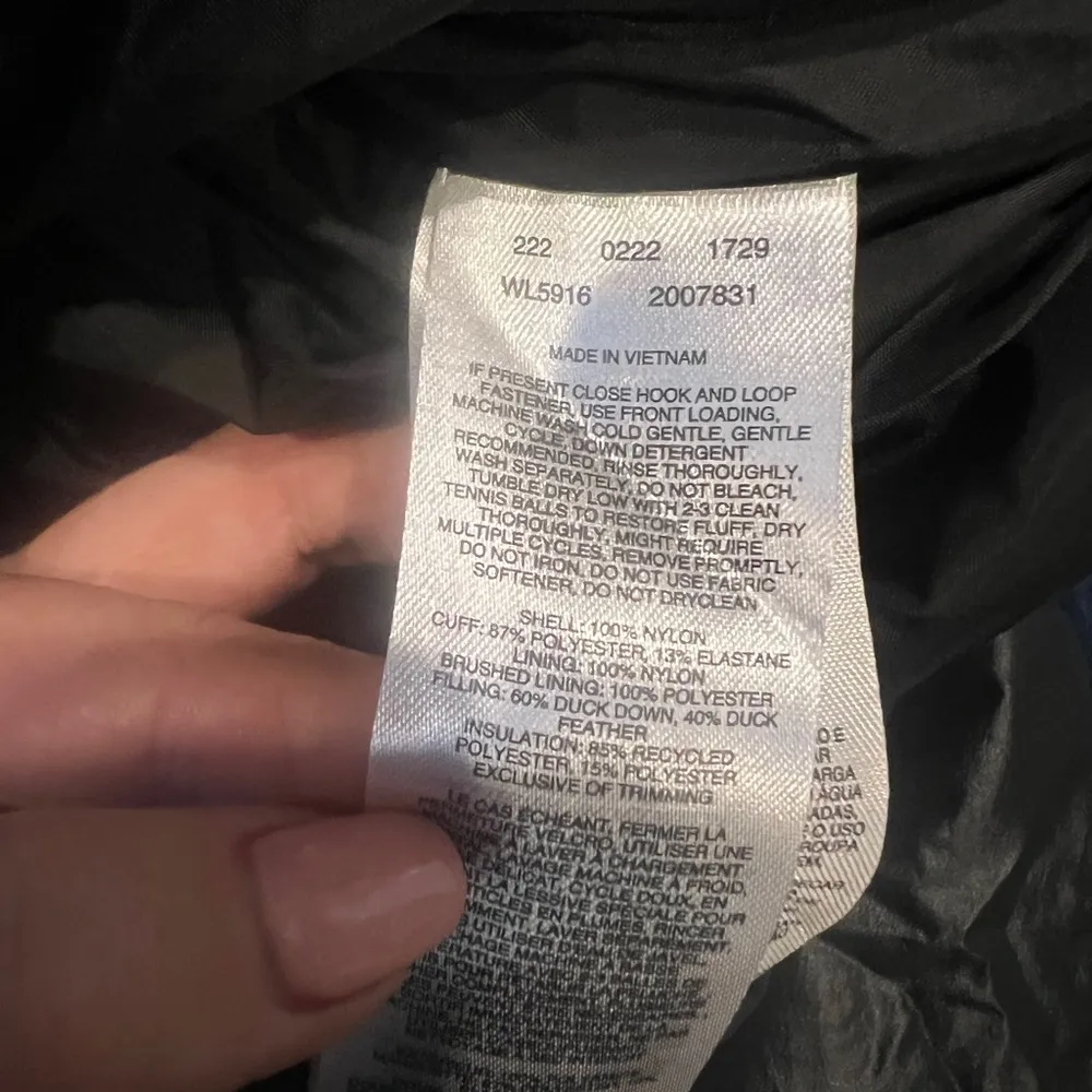 Women's Columbia Icy Heights Down Hooded Coat
Size Small - Image 5