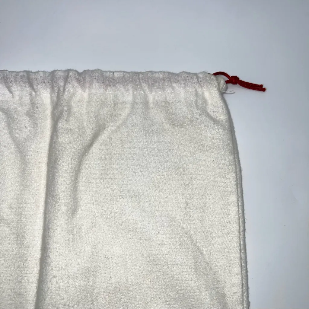 Salvatore Ferragamo Ex-Large White Cotton Flannel Dust Bag-Red Logo/Drawstring - Image 4